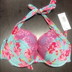 Beach Bunny bikini top only. size large